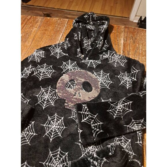 New Maddie & Michelle Girls Halloween Pajamas Skull Spiderweb Hooded Sz 10 NWT - Picture 2 of 6